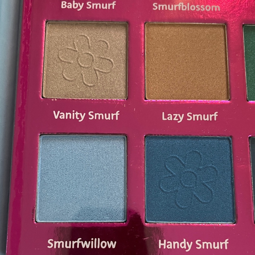 Last chance B4 donating.  NEW!  Smurfs Smurfette Eyeshadow Palette with Mirror - Picture 9 of 12